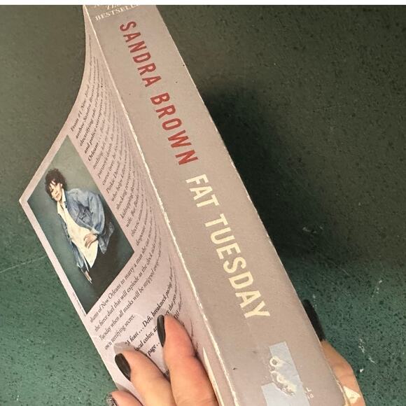 Fat Tuesday by Sandra Brown - Good Used Condition - Picture 4 of 5